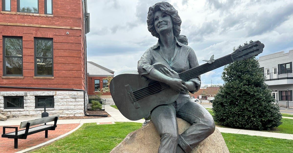 Dolly Parton Statue