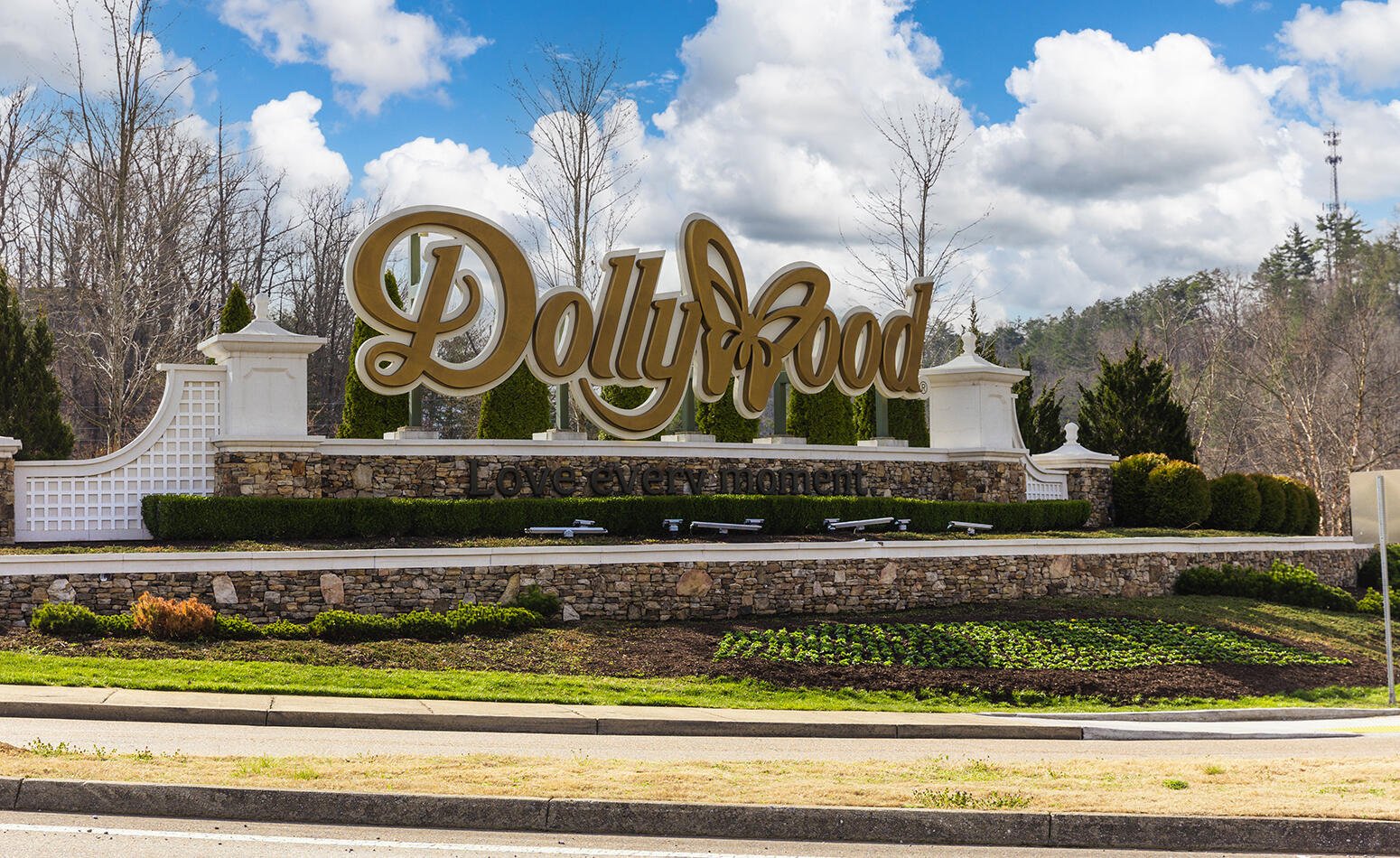 Don't forget to add Dollywood to your to do list when planning Gatlinburg weekend trip